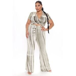 Fashion Nova Tie Dye Flared Leggings Women 2X Green Trendy Comfy